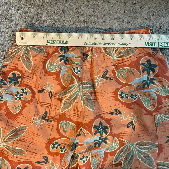 Tommy Bahama Tropical Print Swim Trunks Size Medium - Picture 6 of 7